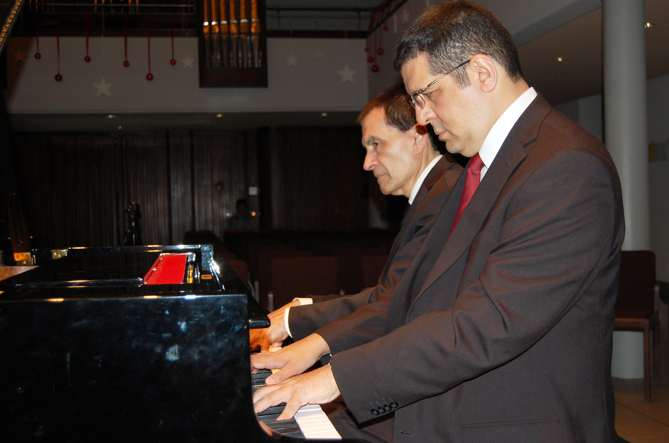 Héctor Ocampo - Raúl de la Mora.
